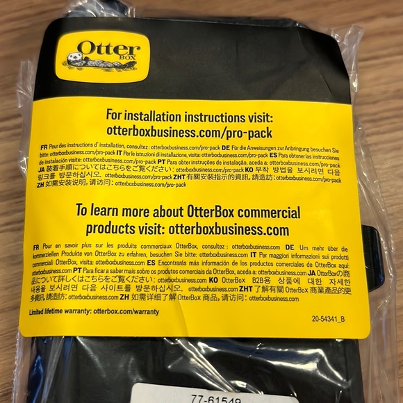 Galaxy S10e otter box, brand new! - Picture 1 of 2